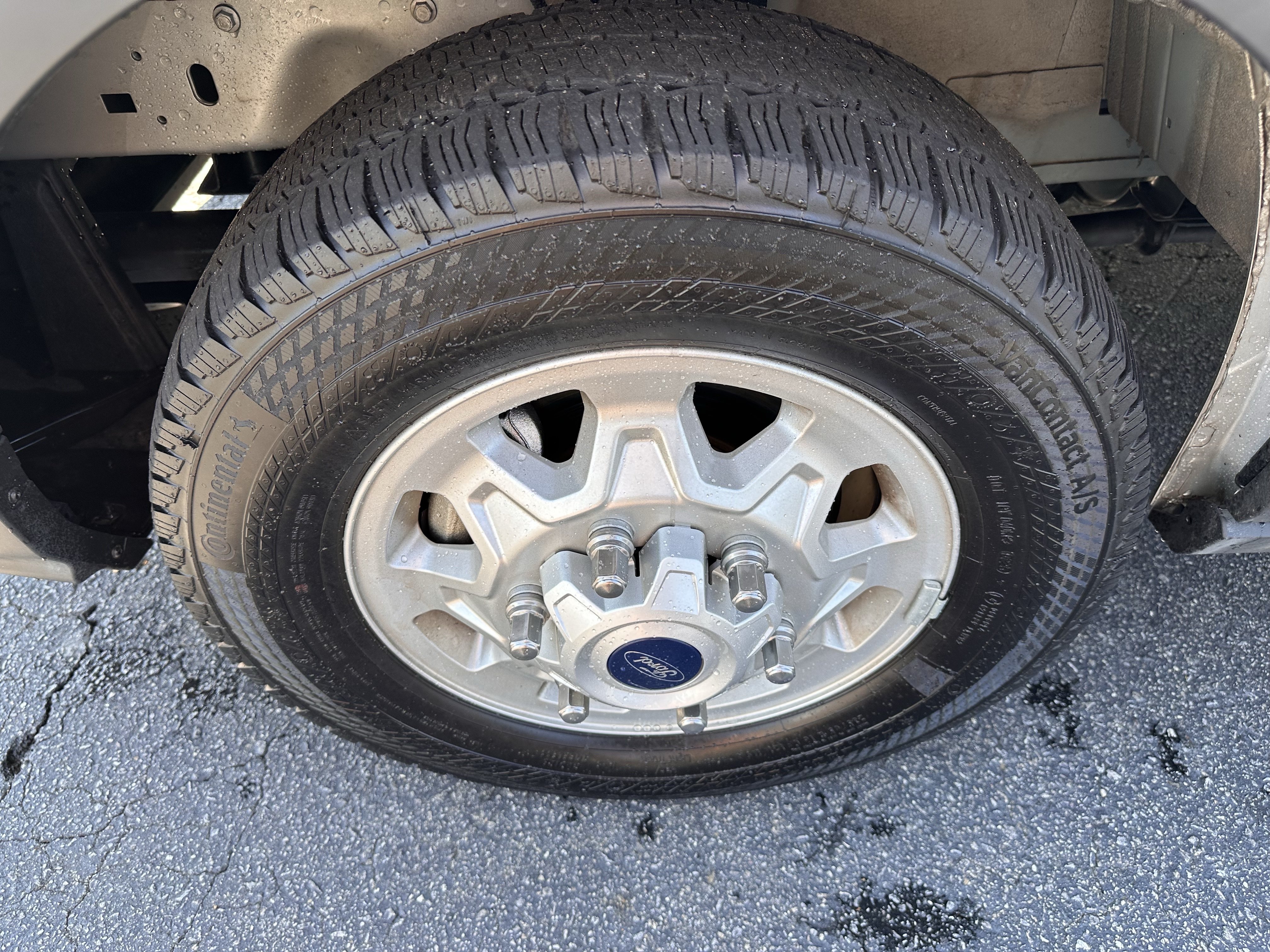 Certified 2025 Ford Transit 150 Low Roof AWD image 27