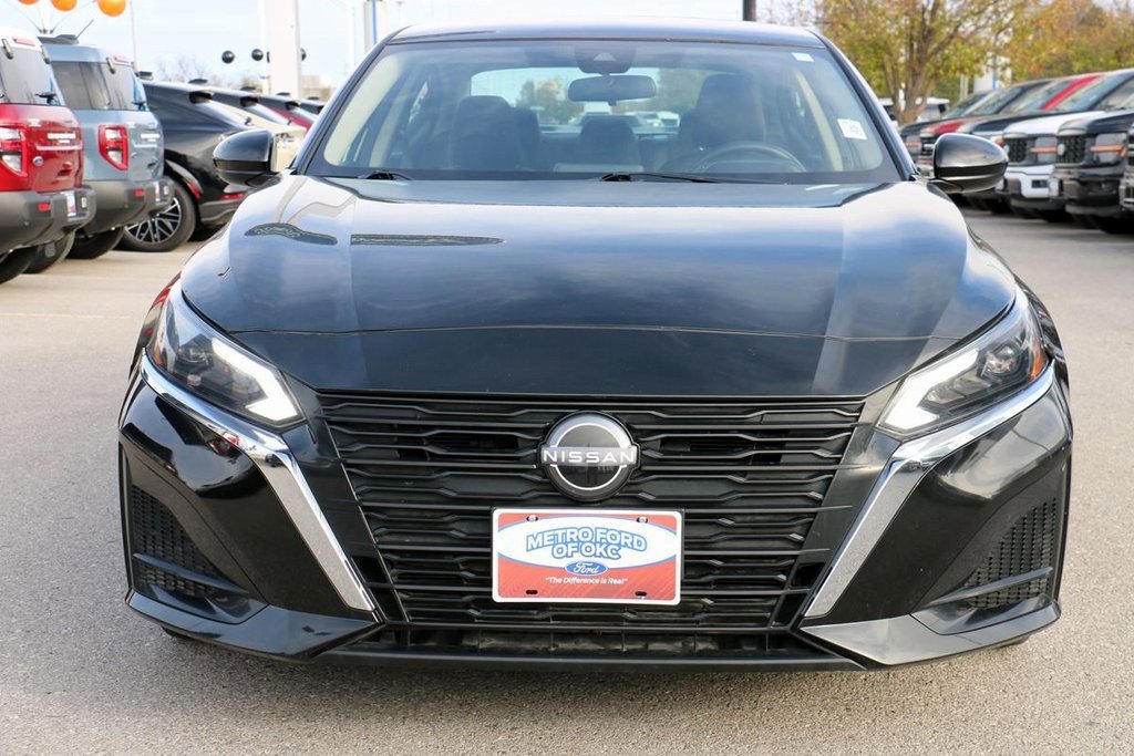 Used 2023 Nissan Altima 2.5 SV image 3