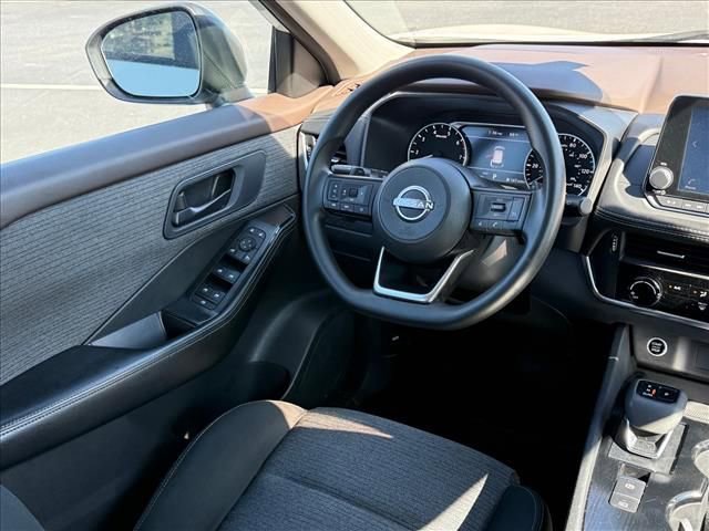 Used 2022 Nissan Rogue S AWD/4WD image 11