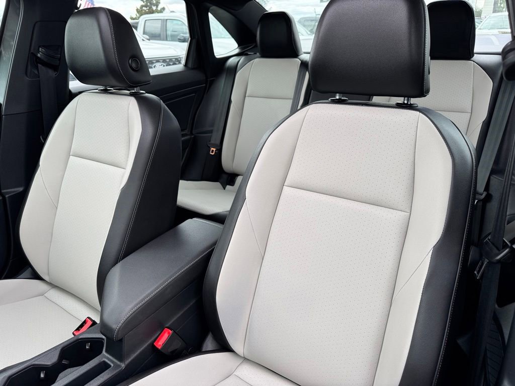 Used 2019 Volkswagen Jetta R-Line w/ R-Line Cold Weather Package FWD image 28
