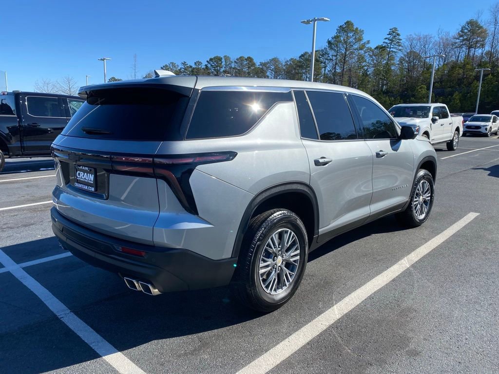 Used 2024 Chevrolet Traverse LS image 5