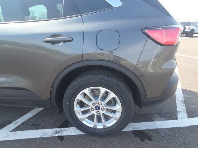 Certified 2020 Ford Escape SE AWD/4WD image 16