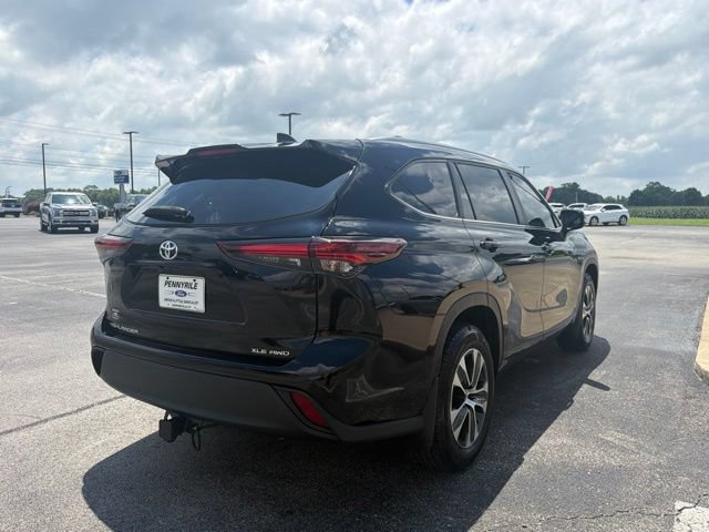 Used 2024 Toyota Highlander XLE AWD/4WD image 5