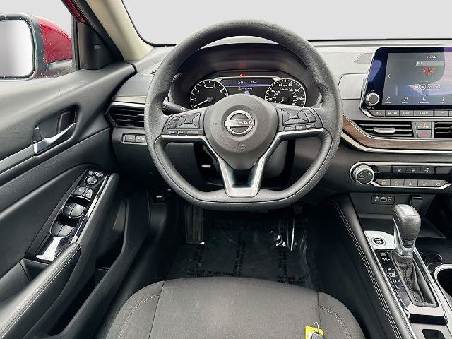 Used 2023 Nissan Altima 2.5 SV AWD/4WD image 18