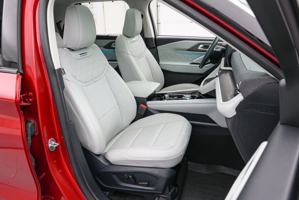 Certified 2025 Ford Explorer Platinum w/ Ultimate Package image 25