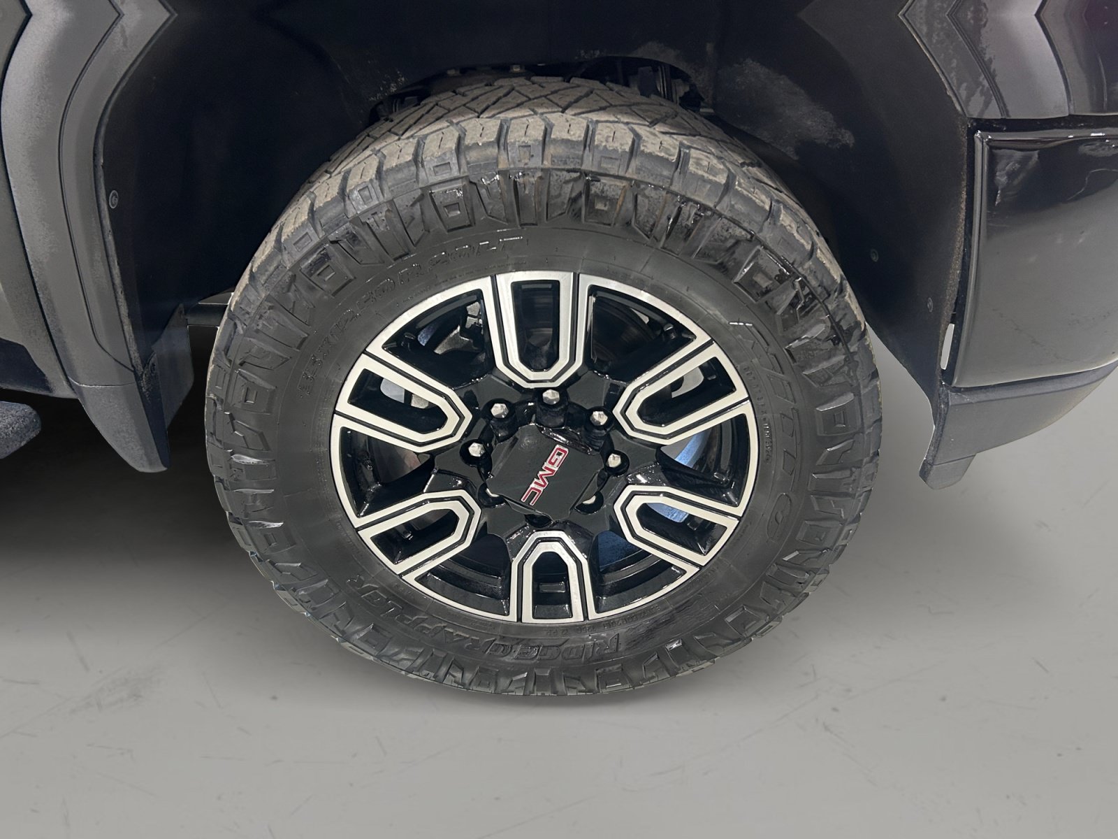 Used 2022 GMC Sierra 2500 AT4 w/ AT4 Premium Plus Package AWD/4WD image 10