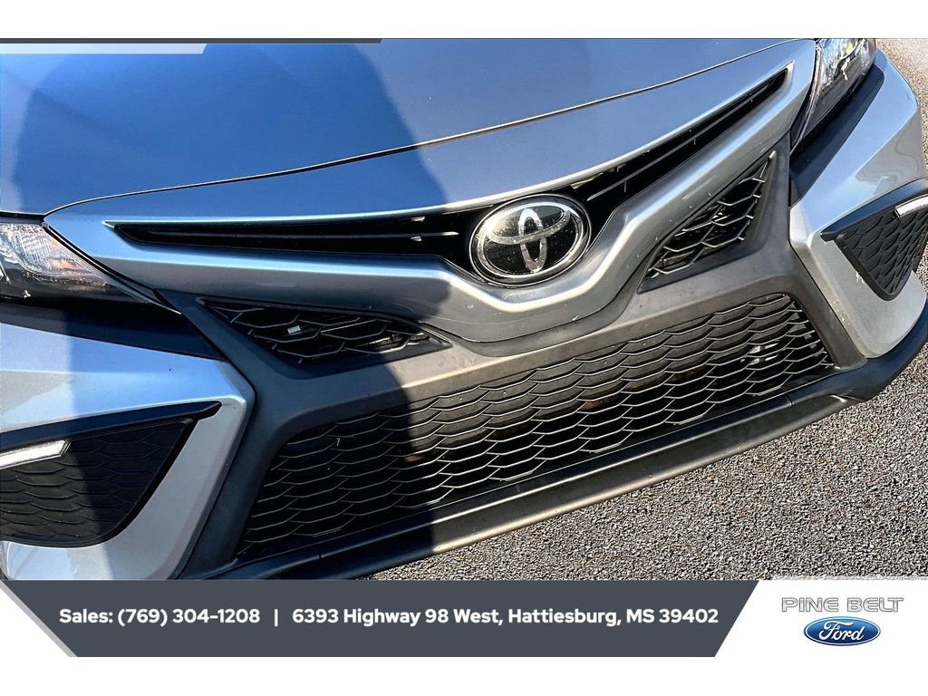 Used 2022 Toyota Camry SE FWD image 21
