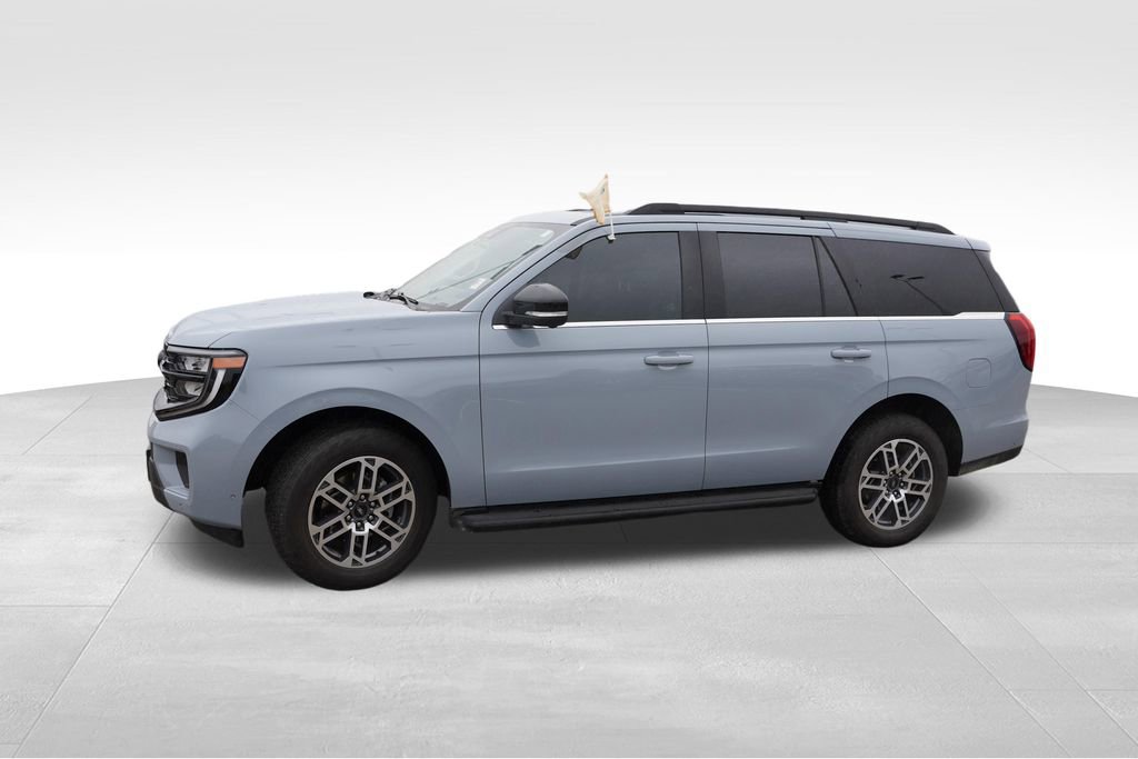 Certified 2025 Ford Expedition Active AWD/4WD image 10
