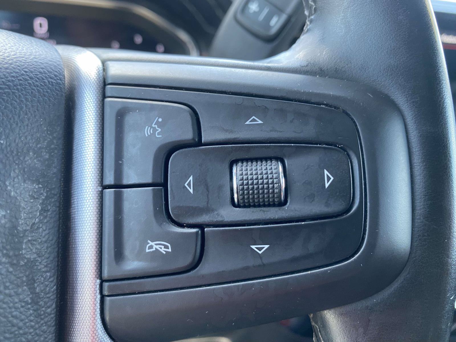 Used 2025 GMC Sierra 1500 SLT AWD/4WD image 21