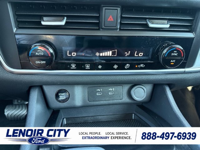 Used 2024 Nissan Rogue SV FWD image 26