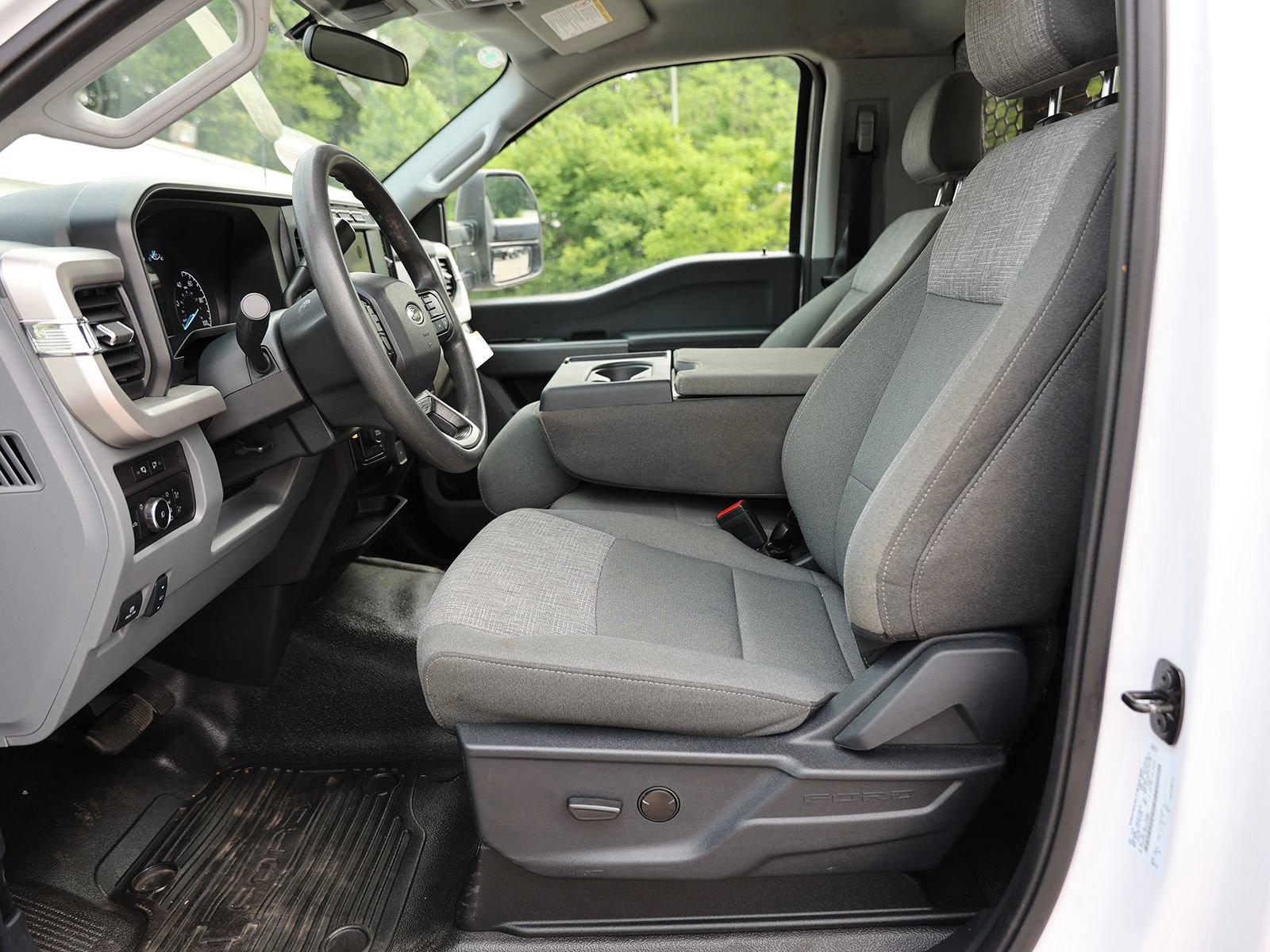 Certified 2024 Ford F600 4x4 Regular Cab Super Duty w/ XLT Value Package image 16