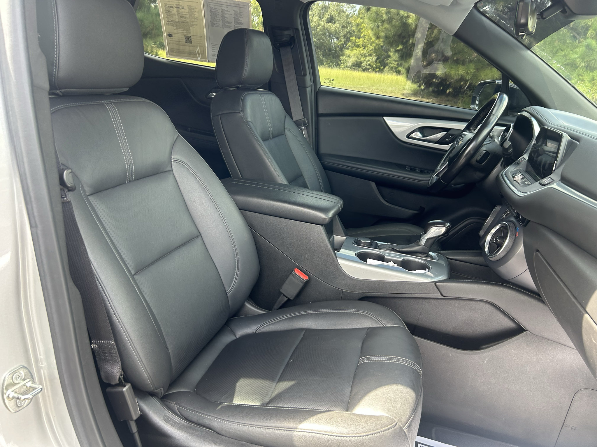 Used 2021 Chevrolet Blazer LT w/ Sound & Technology Package FWD image 10