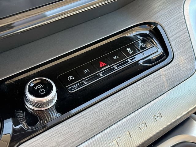 Certified 2025 Ford Expedition Platinum image 35