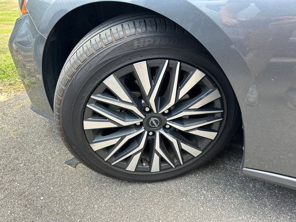 Used 2024 Nissan Altima 2.5 SV FWD image 5