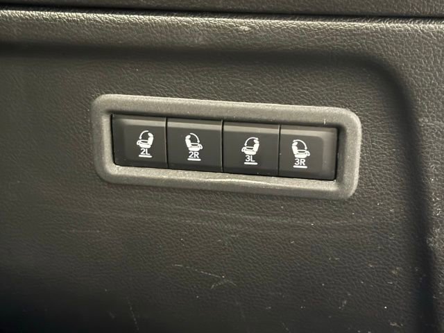 Used 2024 Jeep Wagoneer L Series II w/ Flexible Seating Group AWD/4WD image 39