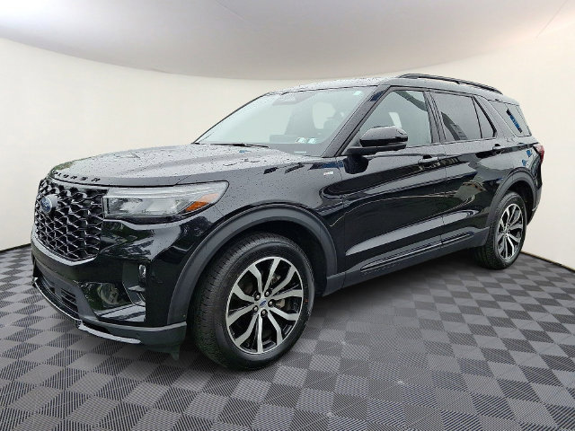 Certified 2025 Ford Explorer ST-Line AWD/4WD image 3