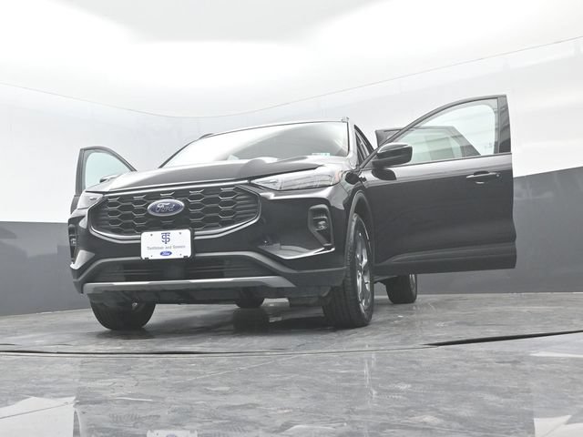 Certified 2025 Ford Escape ST-Line Select AWD/4WD image 30