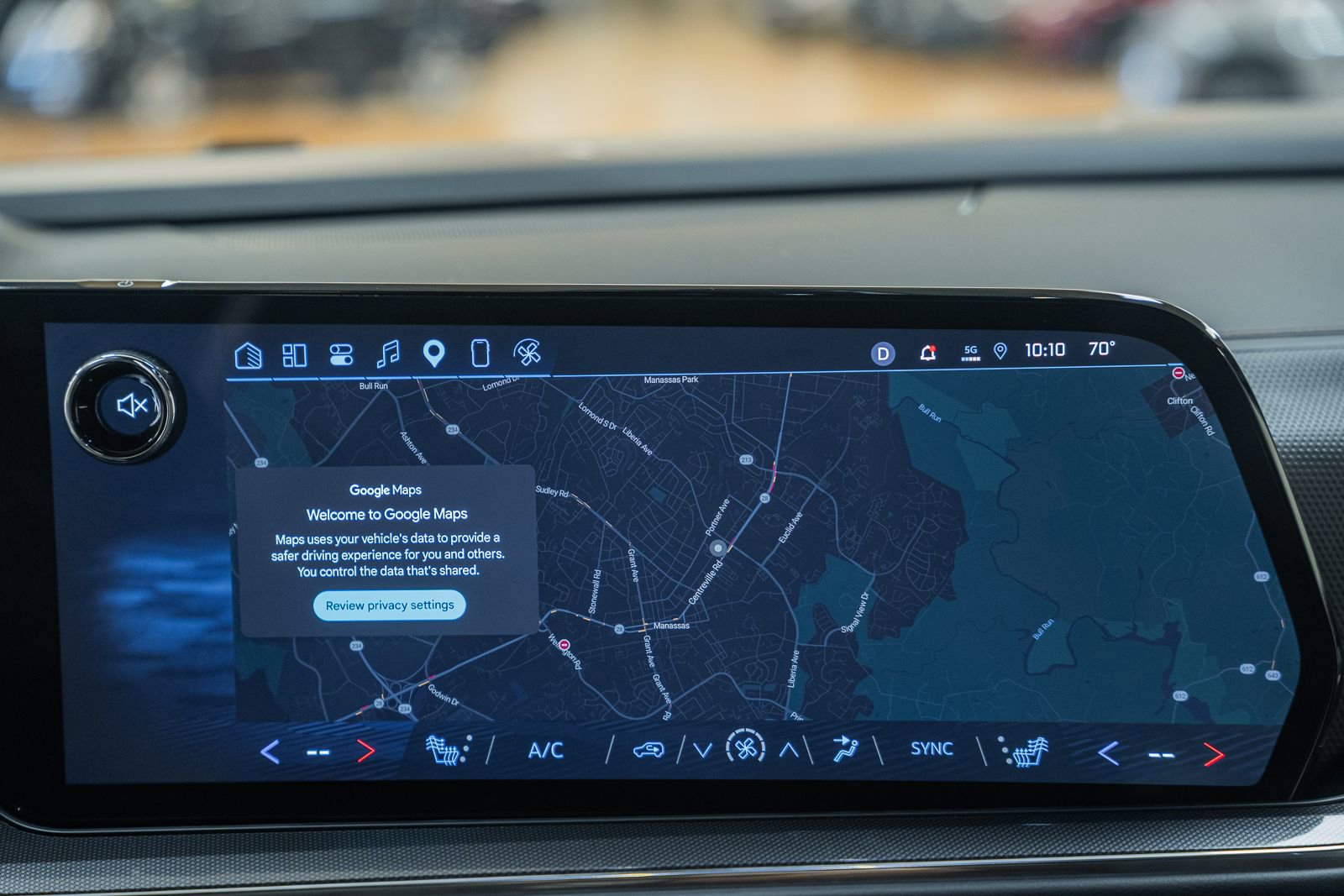 Used 2025 Chevrolet Suburban RST w/ Advanced Technology Package image 29