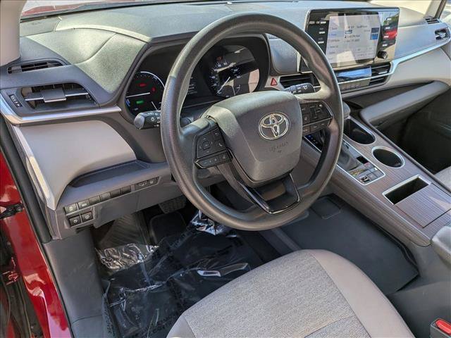 Used 2023 Toyota Sienna LE FWD image 10