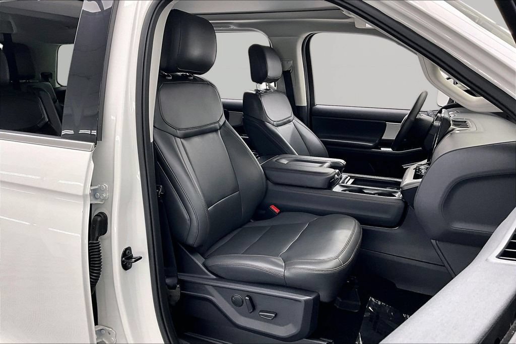 Certified 2025 Ford Expedition Active AWD/4WD image 7