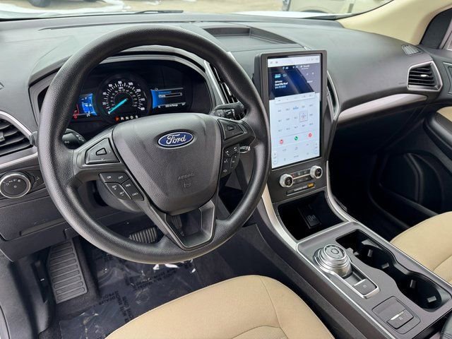 Certified 2024 Ford Edge SE image 10