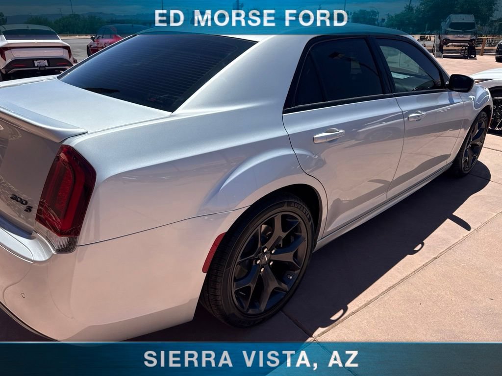 Used 2023 Chrysler 300 S w/ Comfort Group RWD image 7