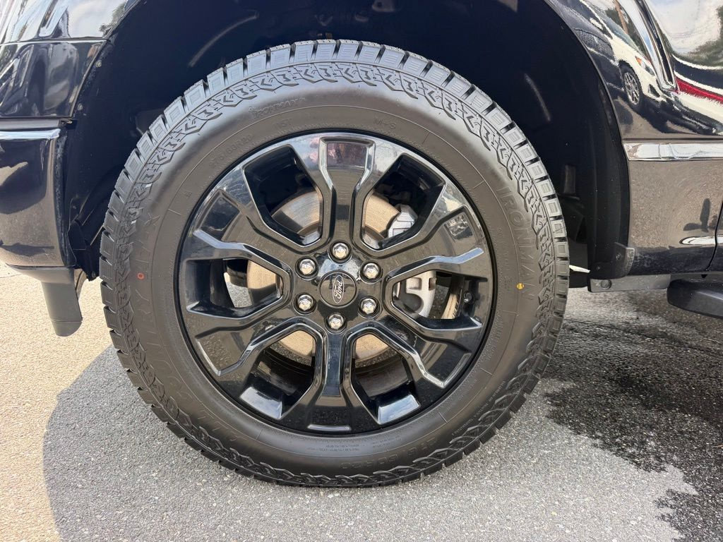 Certified 2022 Ford F150 XL w/ STX Black Appearance Package AWD/4WD image 9