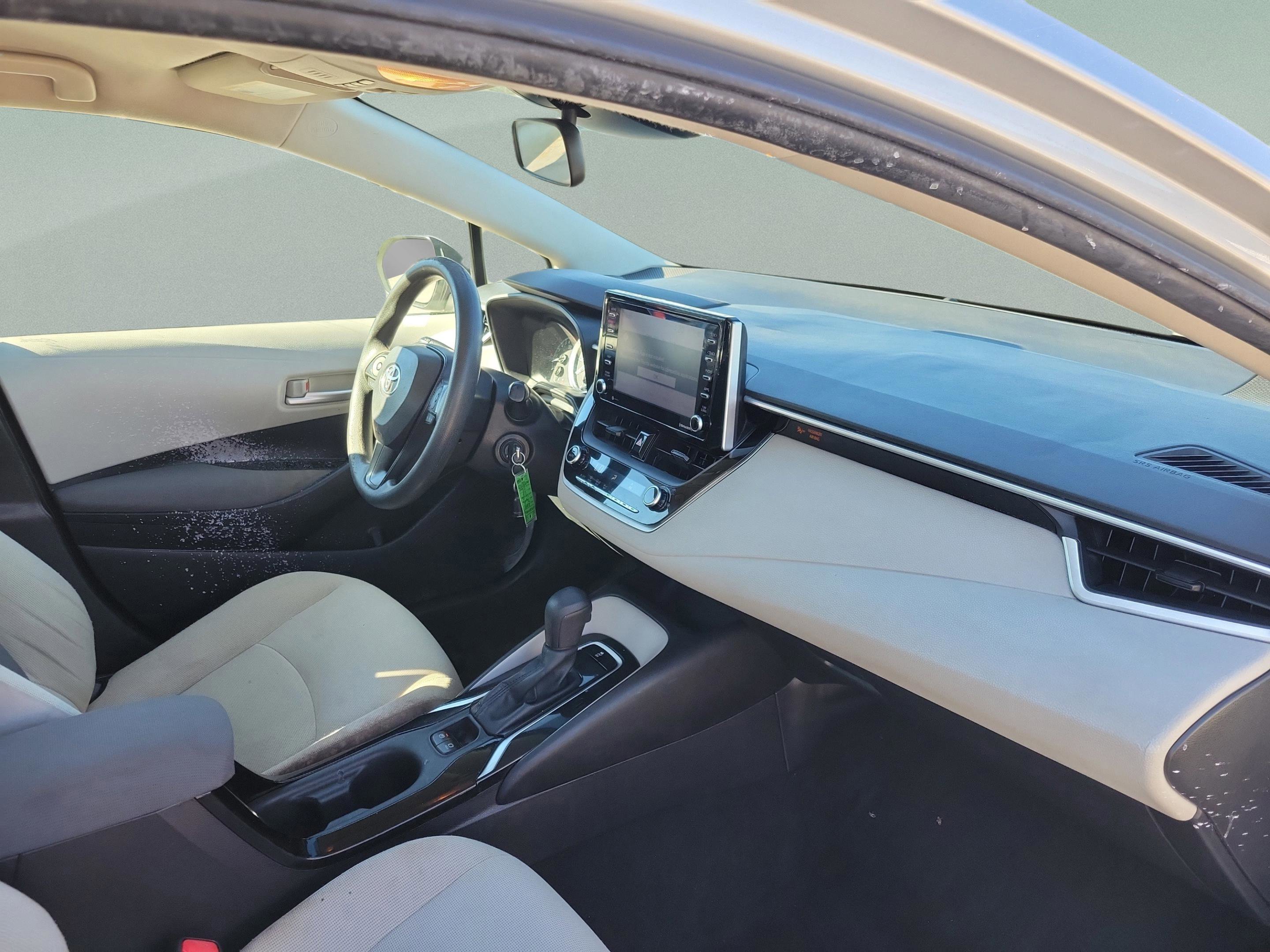 Used 2021 Toyota Corolla LE image 9