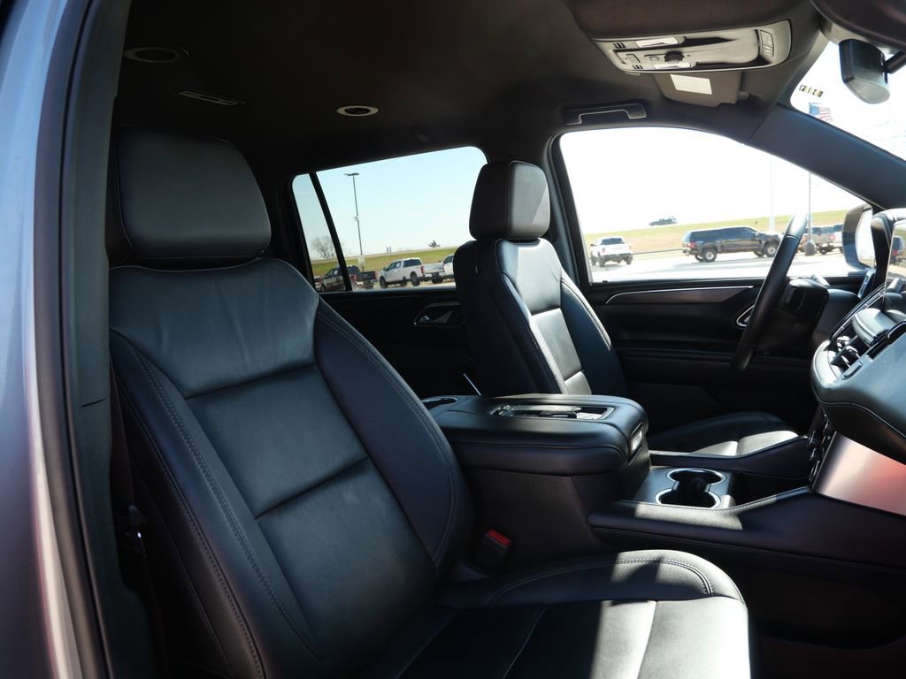 Used 2024 Chevrolet Suburban LT AWD/4WD image 24