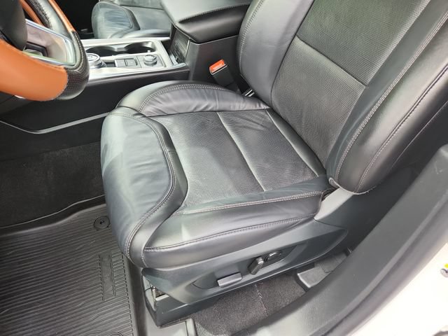 Certified 2024 Ford Explorer Platinum w/ Technology Package AWD/4WD image 9