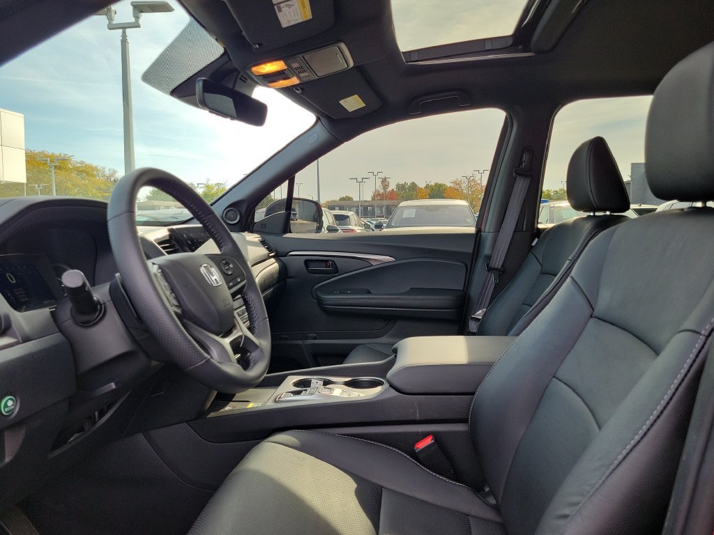 Used 2025 Honda Passport EX-L image 19