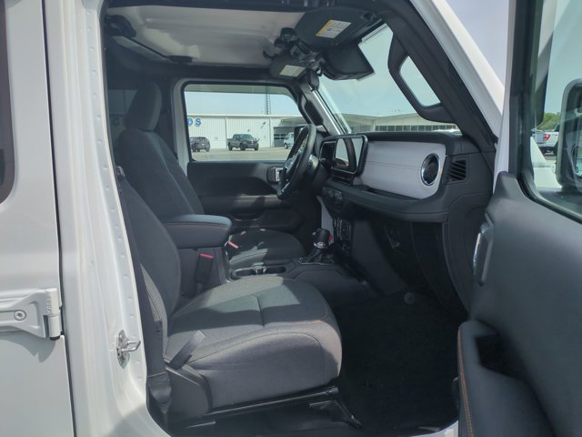 Used 2024 Jeep Wrangler Unlimited Sahara w/ Safety Group image 32