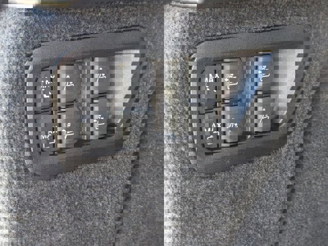 Used 2025 BMW X7 xDrive40i w/ M Sport Package image 35