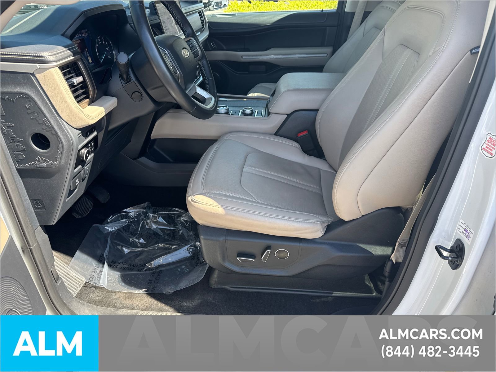 Certified 2024 Ford Expedition Limited image 10