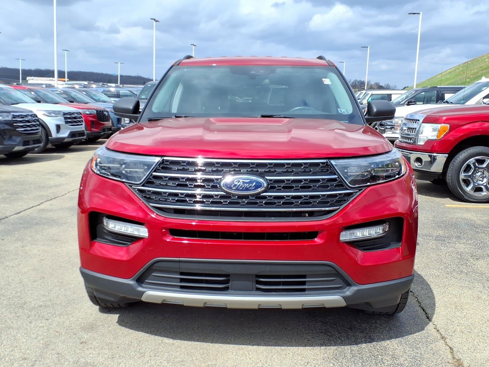 Certified 2023 Ford Explorer XLT w/ Equipment Group 202A image 5