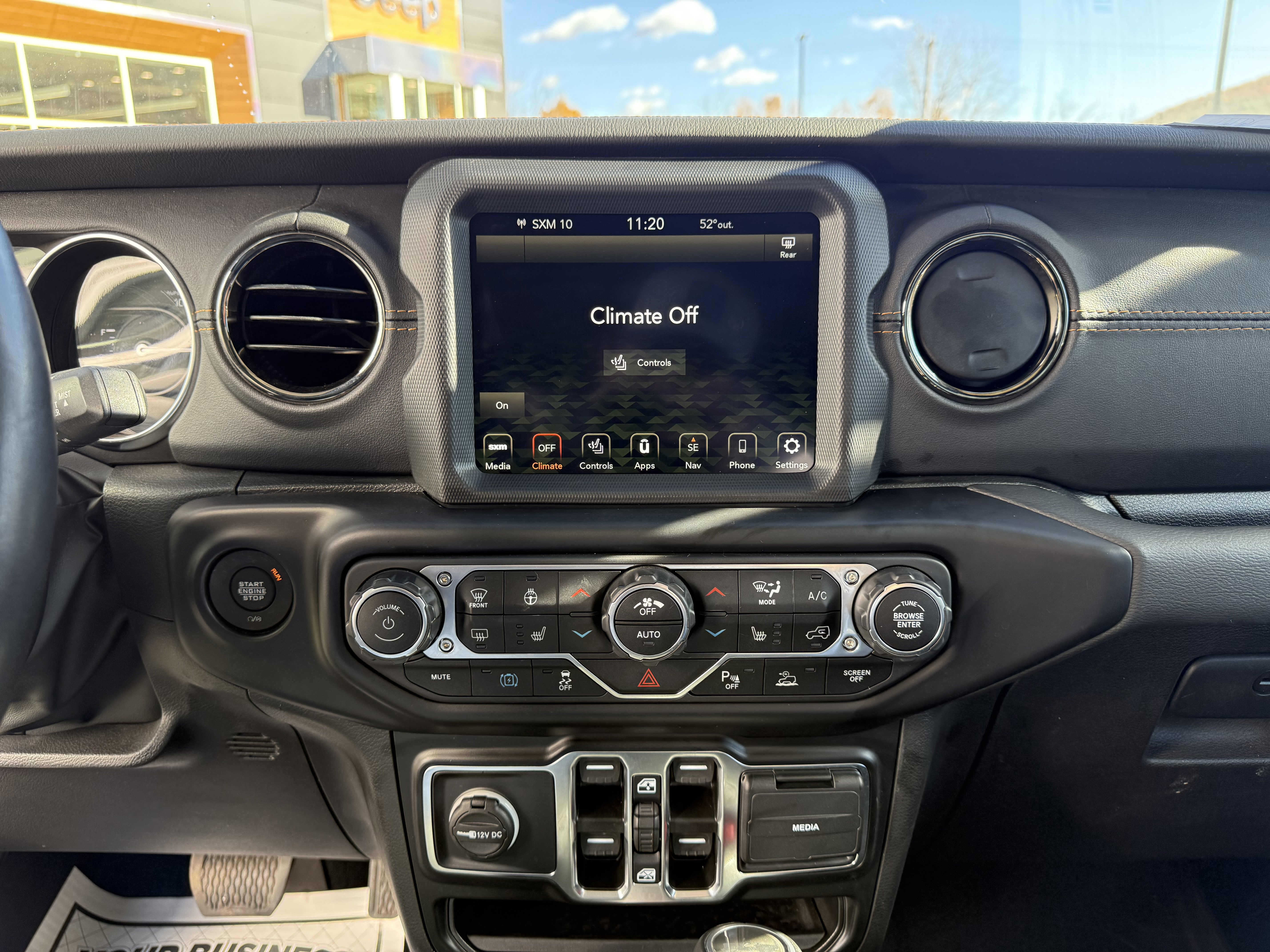 Used 2022 Jeep Wrangler Unlimited Sahara AWD/4WD image 14