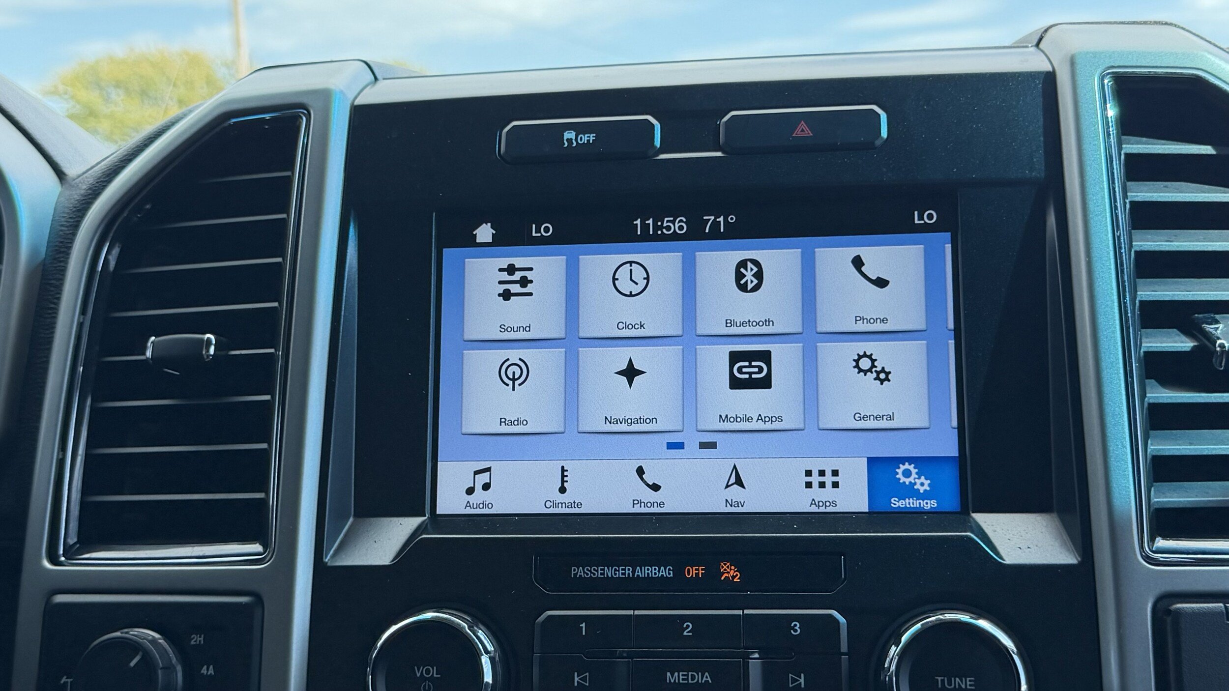 Certified 2017 Ford F150 Lariat AWD/4WD image 41