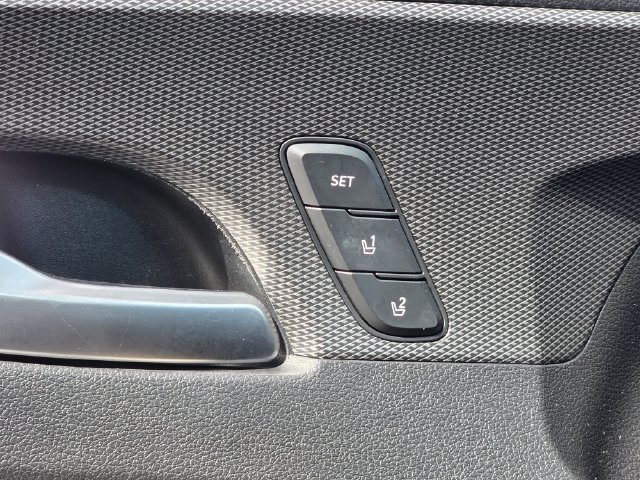 Used 2020 Hyundai Santa Fe Limited FWD image 18