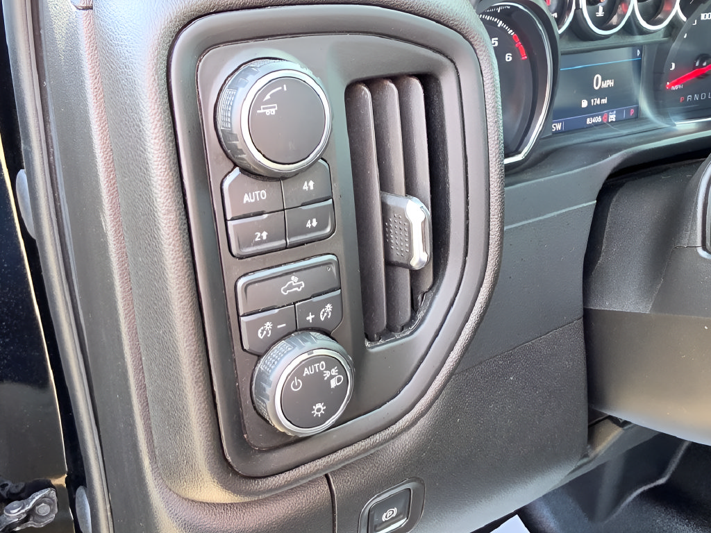 Used 2021 Chevrolet Silverado 1500 Custom Trail Boss w/ Safety Confidence Package AWD/4WD image 15