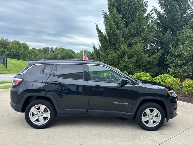 Used 2022 Jeep Compass Latitude w/ Convenience Group AWD/4WD image 6