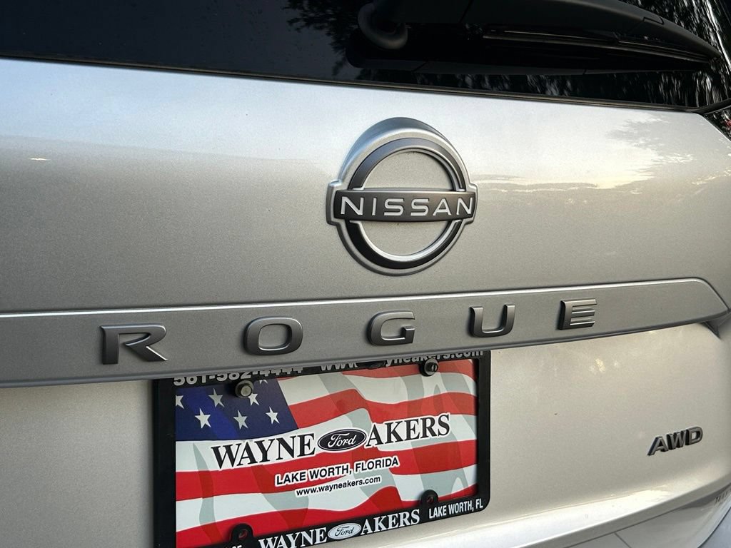 Used 2024 Nissan Rogue S AWD/4WD image 21