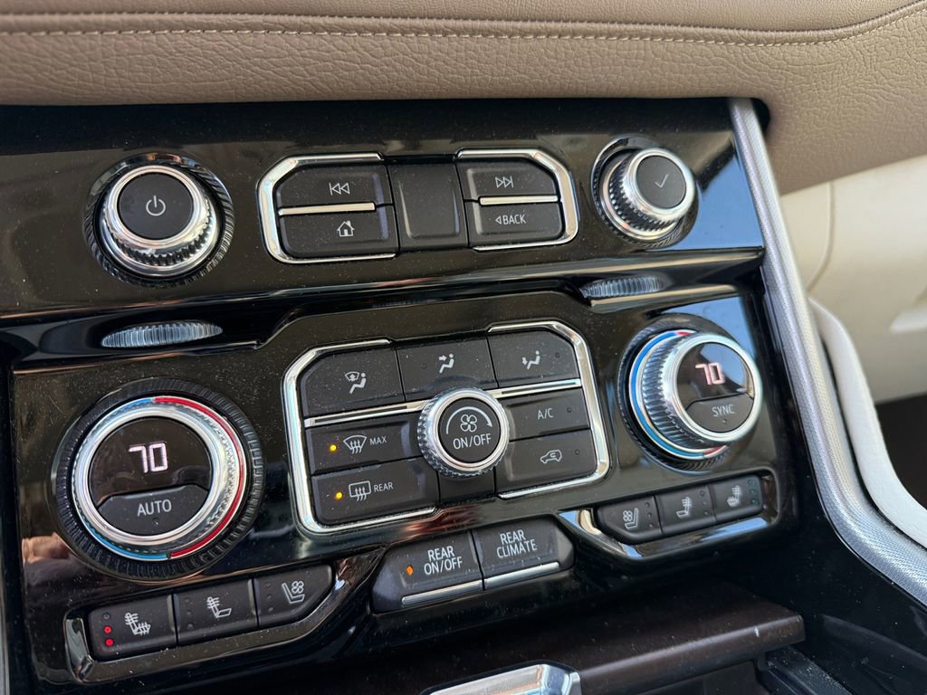 Used 2021 GMC Yukon XL Denali w/ Advanced Technology Package image 22