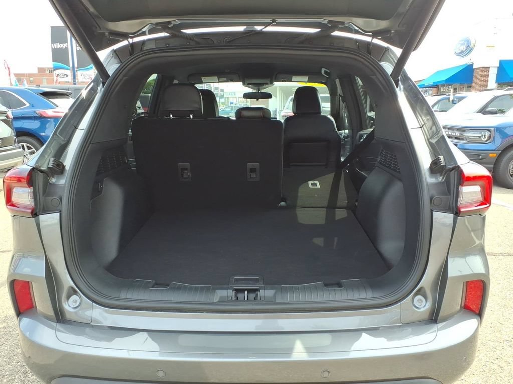 Certified 2024 Ford Escape ST-Line w/ Tech Pack #1 AWD/4WD image 10