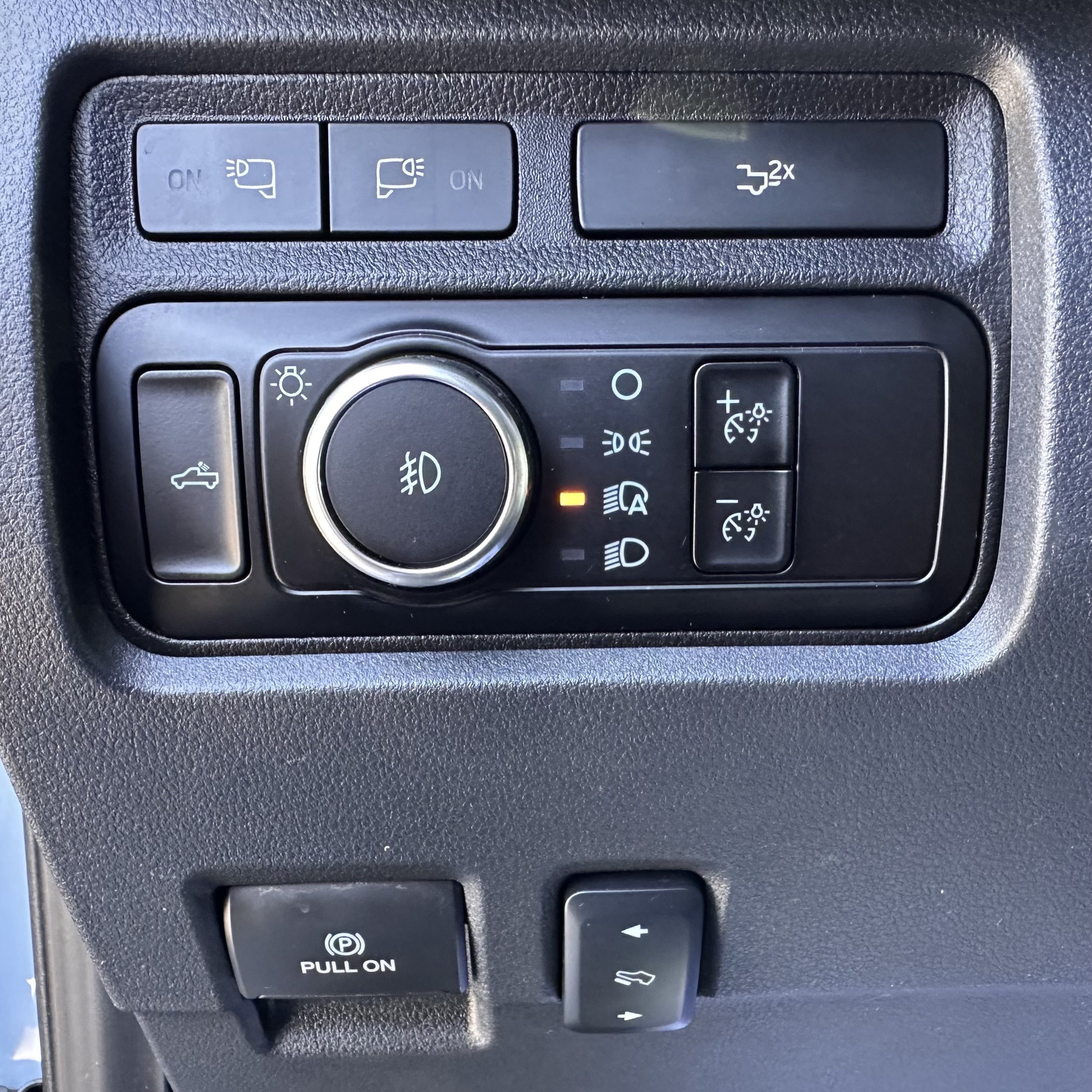 Certified 2024 Ford F250 Lariat w/ Lariat Ultimate Package AWD/4WD image 18