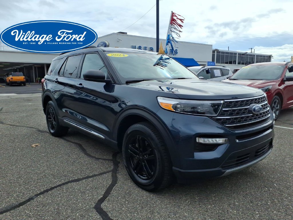 Certified 2023 Ford Explorer XLT w/ Equipment Group 202A AWD/4WD image 4