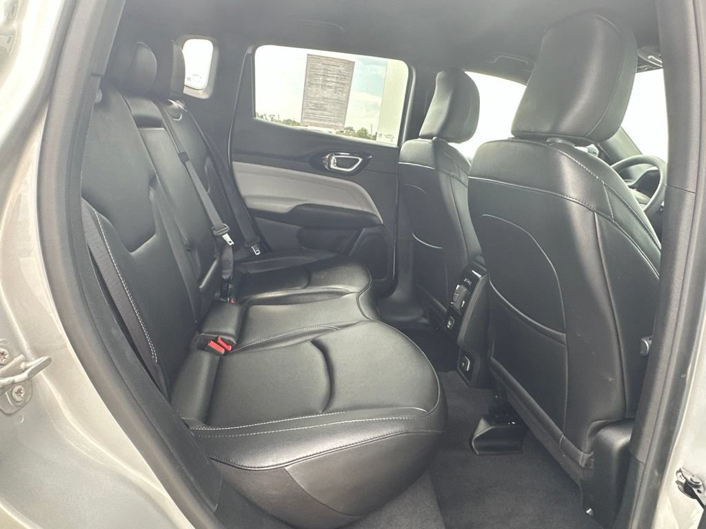 Used 2025 Jeep Compass Limited AWD/4WD image 27