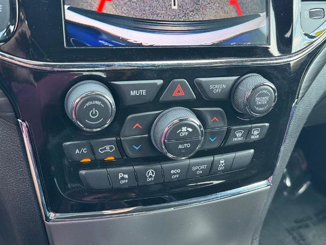 Used 2022 Jeep Grand Cherokee Laredo X AWD/4WD image 21