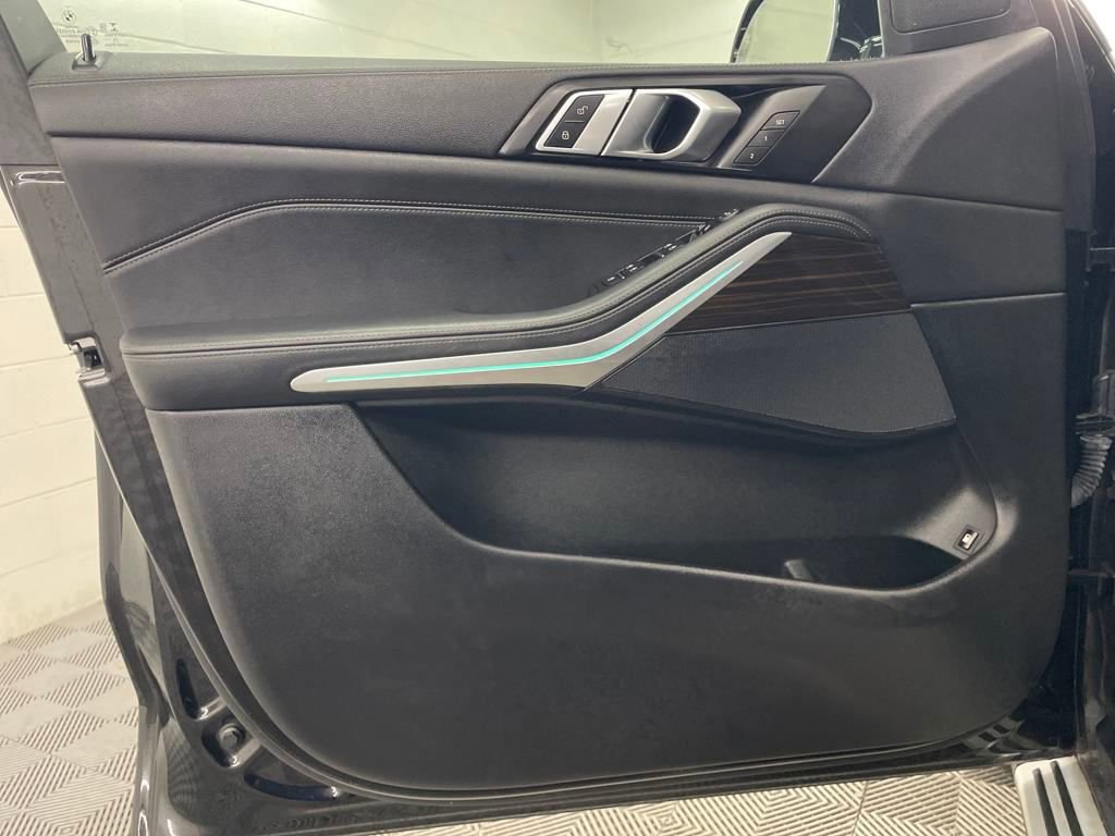 Used 2023 BMW X5 xDrive45e image 17