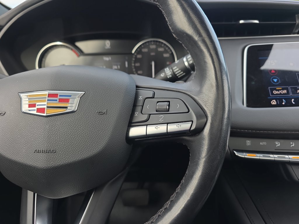 Used 2021 Cadillac XT4 Luxury w/ Cold Weather Package AWD/4WD image 29