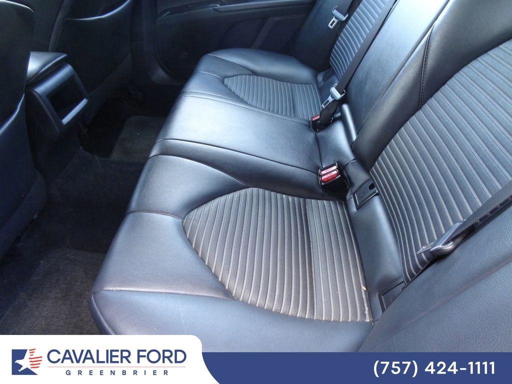 Used 2019 Toyota Camry SE FWD image 8